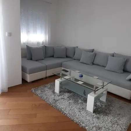 Centar 2 Apartman *